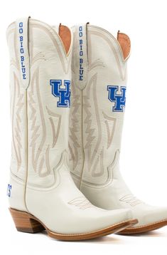 *** FIT TIP: Our Gameday Boots have a slim fit through the ankle and foot. For all-day comfort, we recommend going up at least half a size! *** Your favorite Gameday Accessory now comes in premium ivory leather. Same, can’t get enough of it, fresh leather smell….New look! These handcrafted boots are sure to provide quality and comfort for countless Championship seasons to come. Made of premium, genuine ivory leather Goodyear Welt construction Ultracomfort memory foam insole Smooth leather lining University Of Kentucky Outfit, Tecovas Boots Women, Gameday Fits, Western Embroidery, Xmas 2024, Handcrafted Boots, Embroidery Stitching, Western Clothing, Xmas List