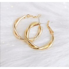 New Gold Women's Twisted Love Knot Hoop Earrings Genuine 18k Yellow Gold Plated Sterling Silver 1" Tall Retail Price $300 Buy With Confidence From A Top Rated Seller With A 99%+ Feedback Rating! A0189 (Id-320) Trendy Gold Hoop Earrings For Wedding, Trendy Hoop Earrings For Wedding, Trendy Wedding Hoop Earrings, Chic Gold Hoop Earrings For Wedding, Small Hoop Gold Plated Earrings For Party, Kate Spade Perfume, Jewelry Hoop Earrings, Cottagecore Jewelry, Twisted Love