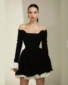 Mini Homecoming Dress, Classic Little Black Dress, Mini Homecoming Dresses, The Little Black Dress, Classy Work Outfits, Black Short Dress, Glam Dresses, Looks Chic, Homecoming Dress