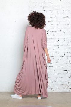 Bohemian Pink Maxi-length Abaya, Pink Bohemian Maxi Length Abaya, Pink Bohemian Maxi Abaya, Flowy Long Lagenlook Maxi Dress, Flowy Lagenlook Maxi Dress, Oversized Tunic Abaya, Summer Oversized Abaya, Oversized Lagenlook Maxi Dress, Oversized Maxi Length Abaya For Spring