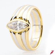 ad eBay - Find many great new & used options and get the best deals for Ring 18K/750 Yellow Gold White Gold Diamond Shuttle - Value €13,200 at the best online prices at eBay! Free shipping for many products! Luxury Gold Marquise Cut Jewelry, Luxury Marquise Cut Gold Jewelry, Luxury White Marquise Rings, Luxury Yellow Gold Marquise Cut Jewelry, Luxury Marquise Cut Yellow Gold Jewelry, Luxury Platinum Jewelry With Marquise Cut, Luxury Single Diamond Jewelry, Luxury White Baguette Cut Jewelry, Luxury Marquise Platinum Jewelry