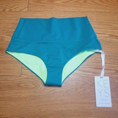 Athleta X Alicia Keys Daybreak Bikini Bottom Size Small Green #601534. Bikini Bottom Is Brand New With All Tags. Please Feel Free To Ask Any Questions. Green Athleisure Activewear For Beach Season, Green Yoga Tankini For Summer, Sporty Green Activewear For Beach Season, Green Sporty Tankini For Sports, Sporty Green Tankini For Summer, Green Sports Bottoms For Beach Season, Sporty Stretch Activewear For Pool, Green Stretch Tankini For Sports, Athleisure Swimwear With Go-dry For Sports