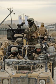 Marine Commandos, British Armed Forces, Military Pictures, Royal Marines, Military Soldiers, Army Vehicles, Military Gear