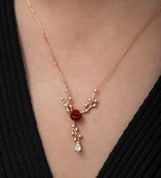 White Zircon Stone Red Rose Silver Necklace ♥ ✔️Metal Used: 925 Sterling Silver ✔️Weight : 2,90 Gr ✔️Figure Width: 4,00 Cm ✔️Figure Height: 2,10 Cm ✔️Chain Length : 42 Cm ✔️Stone Type : Zircon ✔️Coating : Rose Gold Plated ⚠️Care: It does not darken as long as contact with substances such as Perfume, Water, Alcohol, Cream, Bleach is avoided. -NRZ1128 Red Rose Jewelry, Dainty Silver Necklace, Minimalist Rose, Romantic Necklace, Rose Gold Charms, Romantic Jewellery, Rose Rouge, Gold Charm Necklace, Rose Pendant