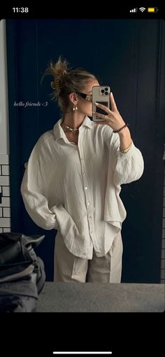 Cream Outfit, Outfit Vintage, Uni Outfits, Fashion Mistakes, Modest Fashion Outfits, Looks Chic, Style Mistakes, 10 Pounds, Classy Women