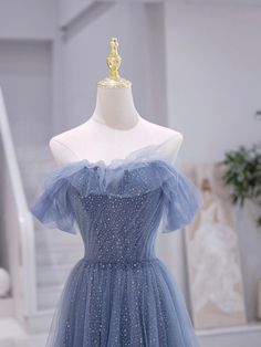 Robe de promo de bal en tulle bleu sans bretelles

Silhouette: A-Line
Matériel: tulle
Taille: naturel
Détails du dos: lacet-up
Longueur: longueur du sol
Doublure: entièrement doublé
Soutien-gorge intégré: oui Champagne Homecoming Dresses, Prom Dress Blue, Tulle Long Prom Dress, Occasion Dresses Wedding Guest, Grey Prom Dress, Mermaid Prom Dresses Lace, Green Homecoming Dresses, A Line Evening Dress, Marine Uniform