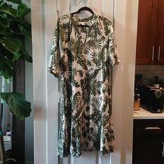 Tag Says Xxs. Fits Me (Medium) Extra Loose. String Ties At The Waist. H&m Casual Flowy Maxi Dress, Casual Flowy Midi Dress By H&m, Flowy Casual Midi Dress By H&m, Casual Short Sleeve Tropical Print Midi Dress, Casual Tropical Print Short Sleeve Midi Dress, H&m Casual Beach Midi Dress, Casual H&m Midi Dress For The Beach, Casual Beach Midi Dress By H&m, H&m Casual Beach Maxi Dress