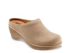 Casual Clogs With Leather Sole, Casual Mules With Arch Support And Round Toe, Casual Beige Clogs With Leather Sole, Casual Round Toe Clogs For Work, Casual Workwear Clogs With Round Toe, Casual Beige Leather Clogs, Comfortable Clogs With Ortholite Insole, Cushioned Footbed Clogs For Walking, Casual Closed Toe Clogs With Arch Support