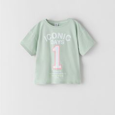 Acid Wash Printed T-Shirt. Brand New With Tags. Size 13-14. ( 64.6 Inches) Latest Tops For Girls, Sporty Crop Top, T Shirts For Girls, Zara Outfit, Zara Girl, Zara Shirt, Kids Fashion Boy, Girl Inspiration, Zara Kids