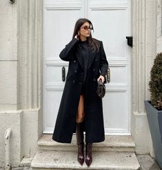 90s Minimalism Fashion, Coat For Fall, Autumn Fashion Women Fall Outfits, Japan Outfit, Italy Outfits, Perfect Coat, Woman Suit Fashion, Street Style Winter, Classic Style Women