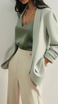 Business Outfits Women, Beige Pants, Business Casual Outfits For Work, Classy Work Outfits, Stylish Work Outfits, Wedding Guest Outfit Summer, Meryl Streep, Casual Work Outfits