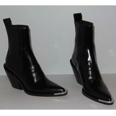 Shop basic348's closet or find the perfect look from millions of stylists. Fast shipping and buyer protection. PACO RABANNE RUNWAY WESTERN COWBOY BLACK CHELSEA 80 Smooth leather BOOTS  100%AUTHENTIC GUARANTEED                        DESCRIPTION: These black Paco Rabanne 80 Smooth leather cowboy boots feature a pointed toe, ankle pull tab, 80 mm block heel and tonal stitch details.  Includes DUST COVER AND BOX  6'' shaft(approximately)   POINTED TOE.  SIZE: 35 Heel height: 80mm Made in Italy ... Paco Rabanne Runway, Cowboy Chelsea Boots, Oxford Shoes Outfit Women's, Steel Toe Cowboy Boots, Mens Platform Shoes, Boots Men Outfit, Oxford Shoes Outfit, Pointed Boots, Black Cowboy