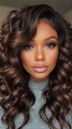 Beautiful Subtle Dark Auburn Highlights for Fall Hair Colors Ideas Cool Tone Skin Hair Color, Highlights On Natural Hair Black Women, Brown Hair With Highlights Black Women, Dark Auburn Highlights, Dark Skin Hair Color Ideas, Wavy Undercut, Highlights For Fall, Hair Colors For Dark Hair, Longer Bob