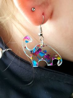 Check out this item in my Etsy shop https://www.etsy.com/listing/1178261656/dino-earrings-with-sparkle-epoxy-t-rex Dino Earrings, Unique Christmas Ornaments, Etsy Ideas, Crafting Ideas, Acrylic Earrings, Fun Earrings, Unique Christmas, Resin Crafts, T Rex