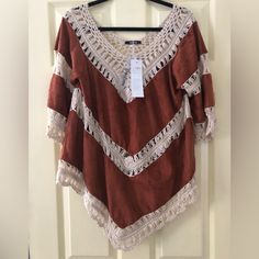 - Brand New With Tags! - Crochet And Suede-Look Detailing, Wide Neck, V Shaped Hem - Perfect For The Boho, Western, Cowgirl, Festival Aesthetics! Cowgirl Festival, Kaftan Style, Floral Print Tunic, Pink Tunic, Printed Tunic Tops, White Tunic, Western Cowgirl, Swimsuit Dress, Women Tunic Tops