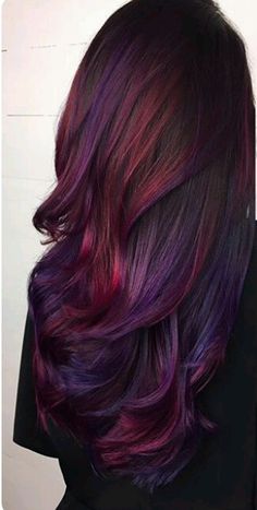 Maybe if I ever have longer hair again. Dark Purple Hair Color, Super Hair, Hair Color Purple, Trendy Hair Color, Red Hair Color, New Hair Colors, Cool Hair Color