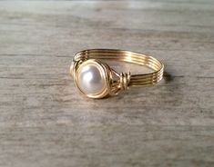 Pearl Ring Gold, Bijoux Fil Aluminium, June Birthstone Ring, Gold Pearl Ring, Wire Wrapped Ring, Diy Rings, Bridal Gift, Gold Filled Ring, Handmade Wire Jewelry