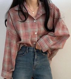 Grunge Tops, Fashion Aesthetic Outfits, Clothes Grunge, Sunglasses Cute, Mum Jeans, Check Shirts, Makeup Girl