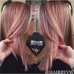 Rose gold highlights on blonde hair with a lob haircut Rose Gold Highlights On Gray Hair, Rose Gold Hair With Blonde Money Piece, Blonde Balayage Rose Gold, Blonde Hair With Rose Gold, Beleyage Hair, Balayage Rose Gold, Highlights On Blonde Hair, A Lob Haircut