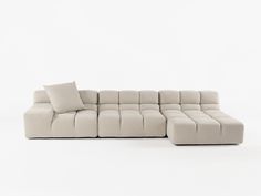 The Tufty-Time sofa series, one of B&B Italia’s most consolidated successes, finds effective answers to the themes of modularity, comfort and removable covers. The Tufty-Time modular system starts with an ottoman as the basic piece, which is then accompanied by central, corner and terminal elements with a low or hi Tufty Time Sofa, B&b Italia Sofa, Traditional Sofas, Neoclassical Furniture, Leather Modular Sofa, Wedding Backdrop Design, Traditional Sofa, Corner Sofas, Sofa Sectional