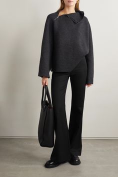 Black Arielle wool-twill flared pants | NILI LOTAN | NET-A-PORTER Black Dress Pants Outfits, Flare Outfit, Flare Jeans Outfit, Black Flare Jeans, Nili Lotan, Slim Leg Pants, Flared Pants, Mein Style, Silk Pants