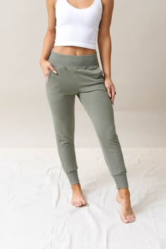 You'll love sliding into the oh-so-soft feel and effortlessly sleek style of these Stay In Joggers.  These can take you from the gym to casual gatherings in your signature sporty-chic aesthetic. A relaxed fit with fitted elastic at the waist and ankles makes these athleisure jogger pants the perfect pick for tossing Air Photoshoot, Sweet Pants, Athleisure Joggers, Gym Joggers, Athleisure Summer, Athleisure Pants, Leggings Outfits, Dressy Casual Outfits, Green Joggers