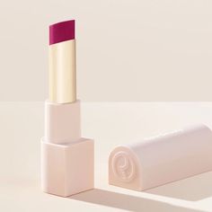 Sheer Color, Soft Shine. The Kind Of Tinted Lip Balm You Can Throw On Without A Mirror And Still Get Right. Glides On With A Smooth, Satisfying Slip. Feels Comfy And Cushiony, Never Greasy Or Sticky. Provides Weightless Hydration So Lips Feel Nourished And Nurtured. Lips Look Fuller And Healthier, With Buildable Color That Blurs The Look Of Fine Lines Without Settling. How To Use Swipe It On Whenever, Wherever. Repeat For More Color. How Is With Gratitude Dewy Lip Balm Different From Other Lip B Kylie Jenner Lipstick Shades, Neutral Lip Gloss, Lip Balm Brands, Glossier Lip Balm, Neutral Lips, Peach Makeup, Tinted Gloss, Color Lip Balm, Vegan Lip Balm