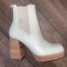 Steve Madden “Expect Bone Leather” Booties -White / Cream Leather -Wooden Heel -Never Worn -Size Women’s 7 -Perfect Bootie For Day / Going Out / Occasion Open Toed Booties, Velvet Ankle Boots, Chunky Heel Ankle Boots, Shoes Steve Madden, Steve Madden Boots, Western Booties, Black Suede Boots, Black Leather Ankle Boots, Wooden Heel