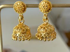 gold plated jhumki earrings with post, Indian style  earrings. Cutest micro jhumka you've ever seen.  Earrings dangle 1.25 inches long and are super light. perfect for everyday wear.  These beauties are for pierced ears, they are not clip on style. Gold Small Jhumka Earrings, Small Jhumka Earrings, Indian Style Earrings, Small Jhumka, Jamais Vu, Jhumki Earrings, Jhumka Earrings, Indian Style, Style Earrings