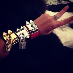 Hermes collier de chien overload.. #bracelets #collierdechien Rich Kids Of Instagram, Modern Silver Jewelry, Bracelets And Rings, Rich Kids, Bling Rings, Fabulous Jewelry