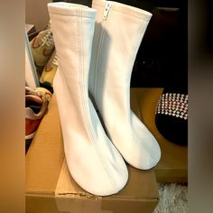 White Leather Sock Heels Size 40 Women’s. Authentic Excellent Condition!!!! Brand New Never Worn No Box Shoes Only!!! A Dust Bag From A Previous Purchase None Balenciaga Bag Can Be Provided. Feel Free To Ask Any Questions Below. Happy Shopping Modern White Boots With Sculpted Heel, Modern White Square Toe Boots, Modern White Ankle Boot Heels, Modern Medium Width White Boots, Designer Fitted White Boots, Sock Heels, Shoes Balenciaga, Balenciaga Leather, 40 Women