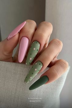 #nails #prettynails #lovelylook March Nails Ideas Spring, Trending Summer Nails 2024, Spring 2024 Nails, April Nails Ideas Easter, Nails 2024 Trends, Cute August Nails, Nails For April, 2024 Nail Trends, Matte Spring Nails