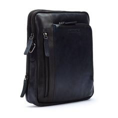 Give yourself the satisfaction of a comfortable leather bag for men with the Pikolinos Belmonte. The best solution for functionality and versatility in an accessory you can use every day or when you travel. Plus, the design makes it easy to pair with any of your looks. Luggage Bags, Every Day, For Men, Travel, Design