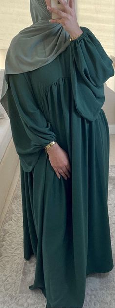 Made of crepe fabric- this maxi dress is lightweight, breezy and modest. Available in 14 different colours. Dark Green Abaya, Abaya Fits, Green Abaya, Simple Abaya Designs, Khimar Style, Simple Abaya, Prom Couples, Solid Maxi Dress, Pink Forest