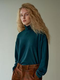 Composition : POLYESTER 87 RAYON 11 SPANDEX 2Country of Origin : KOREA Relaxed Fit Green Sweater For Work, Green Relaxed Fit Knitted Sweater, Casual Green Sweater With Fine Knit, Casual Green Fine Knit Sweater, Green Fine Knit Winter Tops, Blue Green, Knitwear, Turtle Neck, Composition