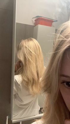 Lacy Aesthetic, Curly Beach Hair, Red Balayage Hair, Hair Motivation, Hair Foils, Blonde Aesthetic, Mirror Picture