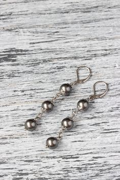 Elegant Gray Metal Earrings, Elegant Nickel-free Gray Jewelry, Three Pearl Earrings, Grey Pearl Earrings, Pearl Dangle Earrings, Beads Earrings, Earrings Elegant, Pearl Earring, Jewelry Statement