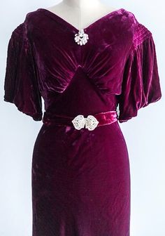 Velvet Dress With Lace, 1930's Dresses, Silk Velvet Dress, Vintage 1930s Dress, Vintage Fashion 1930s, 1940s Outfits, 1930s Dress, 30s Fashion