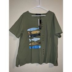 Gracila Womens Size 3xl Green Fish Graphic Relaxed Short Sleeve Blouse. Condition Is New With Tags. #Grannycore #Fish #Olive #Gracila Fern Print Shirt, Green Fish, Fish Shirt, Fish Graphic, Fishing Shirts, Short Sleeve Blouse, Sleeve Blouse, Top Blouse, Womens Sizes