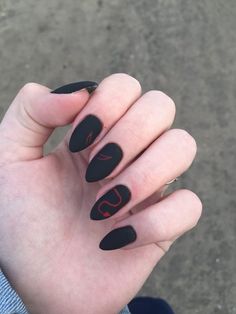 Simple Witch Nails, Gell Nails Extensions, Nirvana Nails, Black And Red Nails, Kutek Disney, Plain Nails