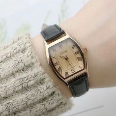 Retro Brown Women Watches Watch for Women Wristwatches Vintage Leather Bracelets Watch Classic Bracelets Watch, Wristwatch Vintage, Black Quartz, Small Lady, Watch For Women, Women Watches, Brown Women, Leather Bracelets, Ladies Dress