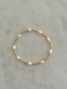 -stretchy bracelet Freshwater Pearl Beaded Bracelet, Gold Stretch Bracelet, Gold Bead Bracelets, Dope Jewelry, Jewelry Essentials, Stacked Jewelry, Bracelet Ideas