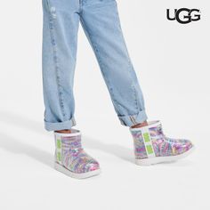 Add a little zing to your footwear with UGG Classic Clear Mini Pixelate Boots with unorthodox style @topsandbottoms #chicago #illinois #boots #ugg #ugglife #ugglifesurfseries #uggmini #uggminiclassic #uggboots #uggbootsforsale #uggseason #uggaustralia #uggs #uggaustralia #womenswear #womensfashion #womensstyle #topsandbottoms #topsandbottomsusa White Style