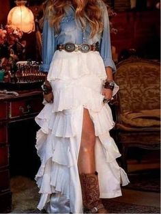 Mode Country, Trajes Country, Long Tiered Skirt, Look Boho Chic, Mode Kimono, Bridal Skirts, Looks Country, Mode Boho, Long Skirts