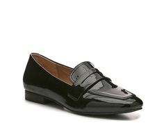 Saw this at DSW! Pointed Loafers, Black Loafers, Dream Shoes, European Style, Work Shoes, Steve Madden Shoes, European Fashion, Girls Trip, Womens Flats