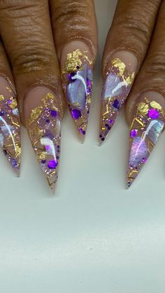 Purple Gold Nail Art, Birthstone Nail Designs, Yellow Purple Nails Design, Gold Flake Nails Tutorial, Pink Purple Gold Nails, Purple Encapsulated Nails, Purple Geode Nails, Purple Gold Nails Designs, Amethyst Nails Designs