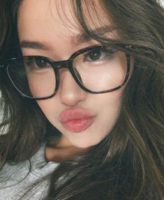 Makeup Asia, Asian Makeup Looks, Aesthetic Pretty, Glasses Makeup, Love Aesthetic, Cute Makeup Looks, Wearing Glasses, Asian Makeup