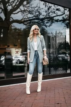 White Western Boots Outfit, Cowboy Boots Outfit Fall, Pastel Suit, Cowboy Boots Outfit Winter, White Knee High Boots, Western Boots Outfit, Cowboy Boot Outfits, White Boots Outfit, Knee High Boots Outfit