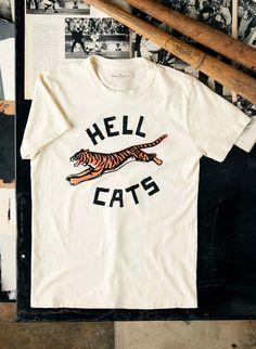 the "hellcats" tee Tee Shirt Outfit, Cat Tee Shirts, Imogene Willie, Bloc Party, Design Jersey, Stil Inspiration, Cat Tee, Young T, Mode Inspo