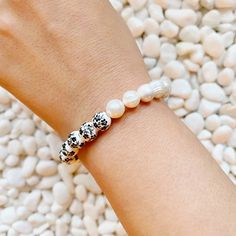 Pearl and Porcelain Bracelet - Golden Hour Boutique Porcelain Beads, Coconut Wax Candles, Womens Watches Luxury, So Fresh, Dress Jewelry, Travel Jewelry, Be Different, Blue Bracelet, How To Make Beads